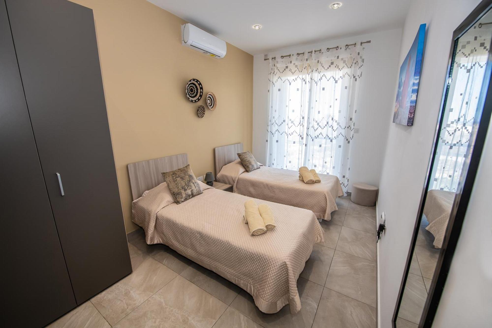 Clifftop Modern Apartment Mellieha Exterior foto